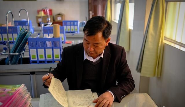 养老金政策调整后，这三类教师待遇再度上调，退休工资大涨