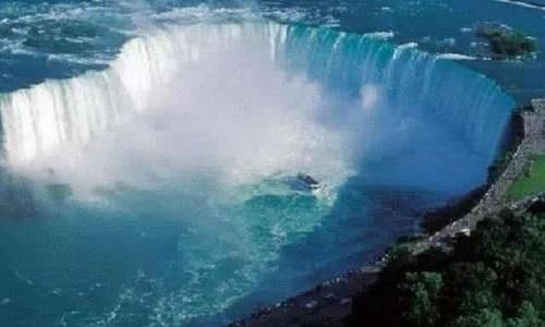 最高的海底瀑布,极其壮观,却没一个人敢去观赏