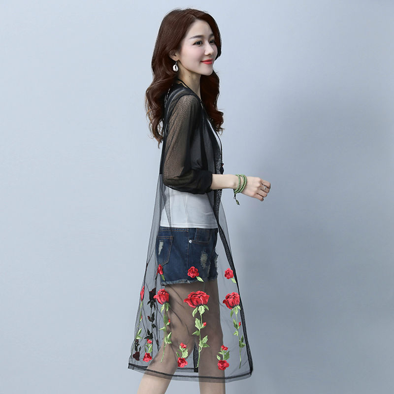 如今的小姑娘真敢穿!如此大胆的“透视衫”直接穿外面!贼诱人了