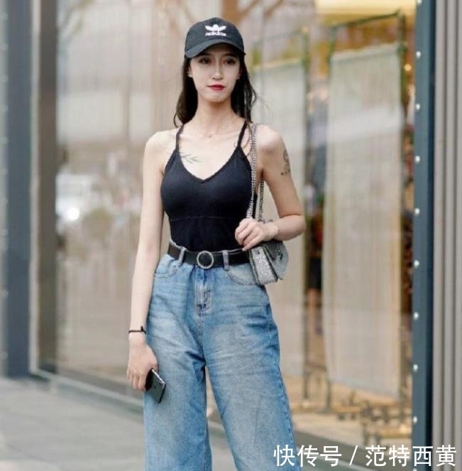 『美女』美女街拍身姿优美的小姐姐,秀出时尚穿搭,怎么看都美