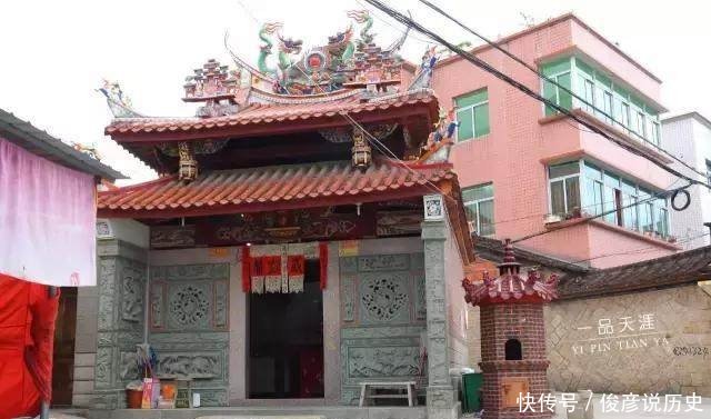 真正的历史古城，一条路上的古籍都要赶上故宫了