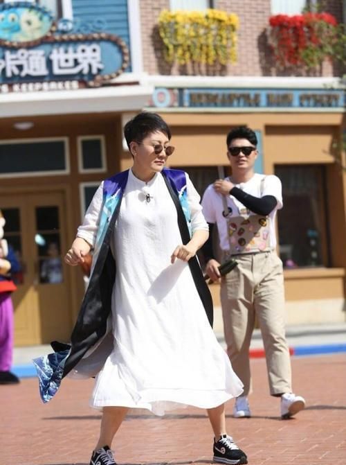  [身价]58岁“国民妈妈”凯丽，富豪丈夫身价过亿，女儿颜值爆棚也是演员