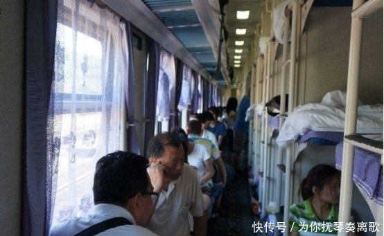 火车的卧铺为何都是男女混住，而不分开住列车员偷偷说出了真相