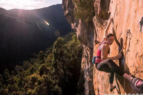 最强“钉子户”：靠一根钉子吃喝拉撒睡，都在万丈悬崖之上