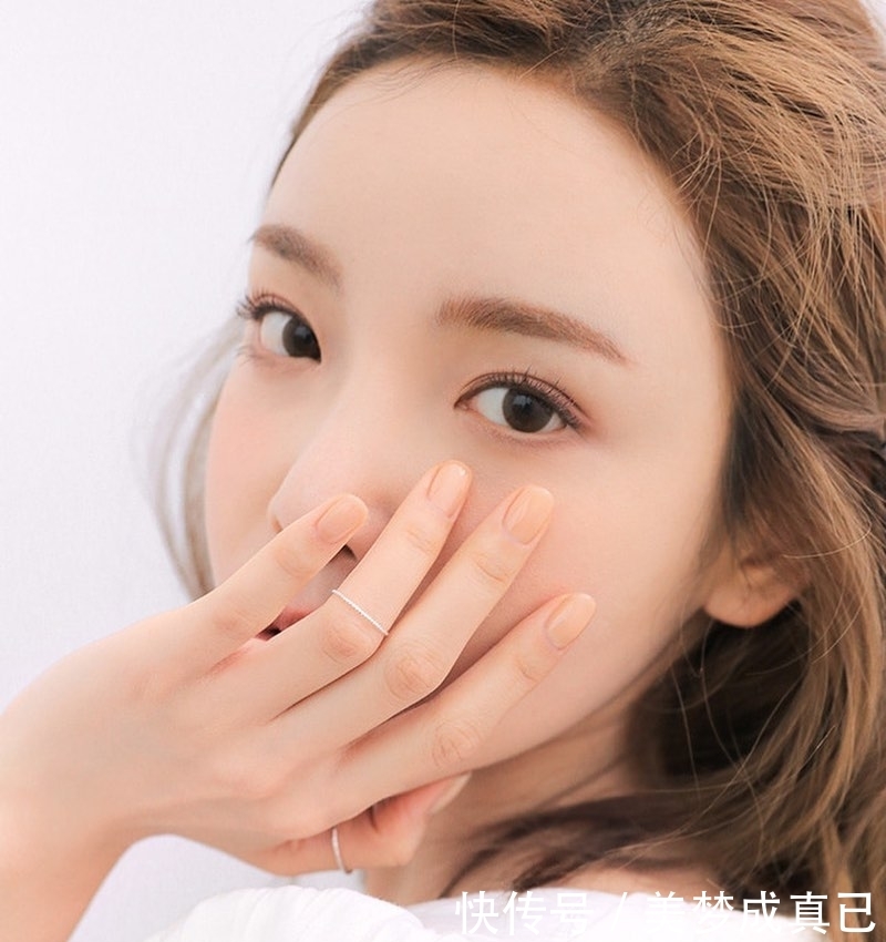  『BB』使用BB霜而不是粉底，关于敏感肌都要知道的化妆小事