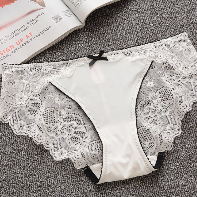 会装备自己的女人，一般有这样的蕾丝三角裤，真是让人大开眼界