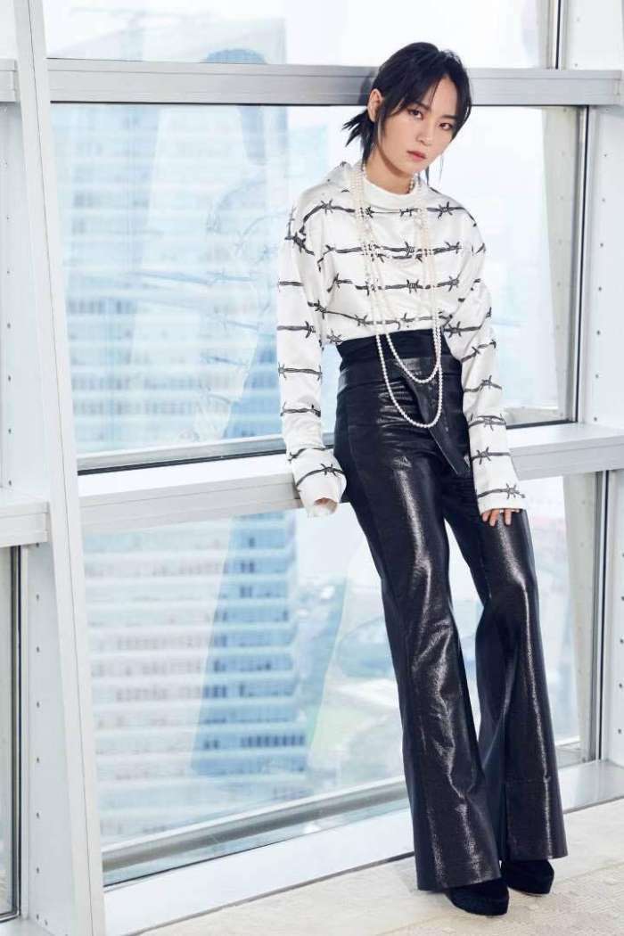 周笔畅狂甩20斤, 瘦到可以塞进去两条裤子, 看得我眼睛发亮