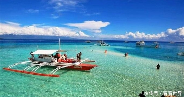 丢脸！又有大妈出国旅游不守规矩上热搜，网友：禁止她们去旅游