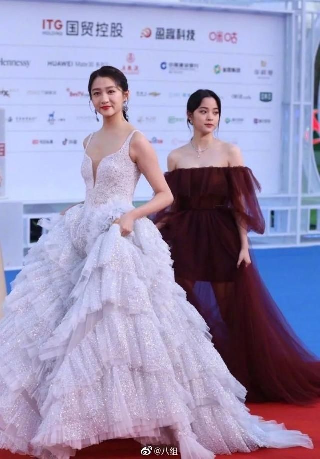滤镜:欧阳娜娜未P生图曝光:失去粉丝滤镜,立马就现了原形