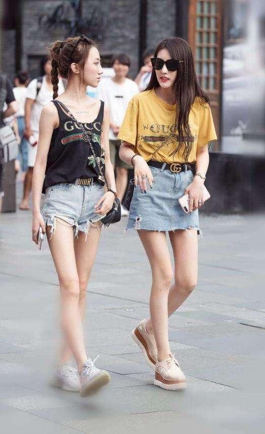 成都街拍: 时尚穿搭的美女最吸睛, 图4就是宅男的福利!