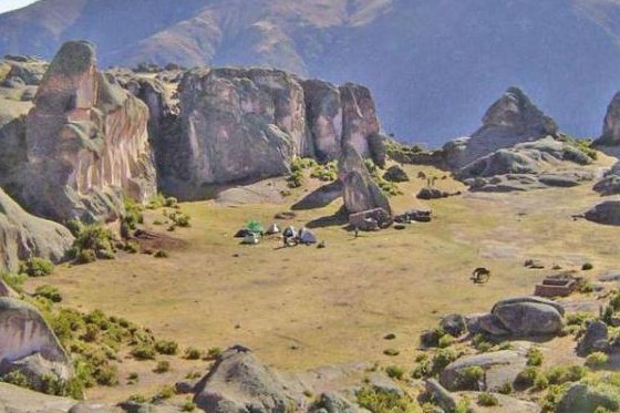 “无雨之都”一年四季无闪电、无暴雨,房子也没有屋顶