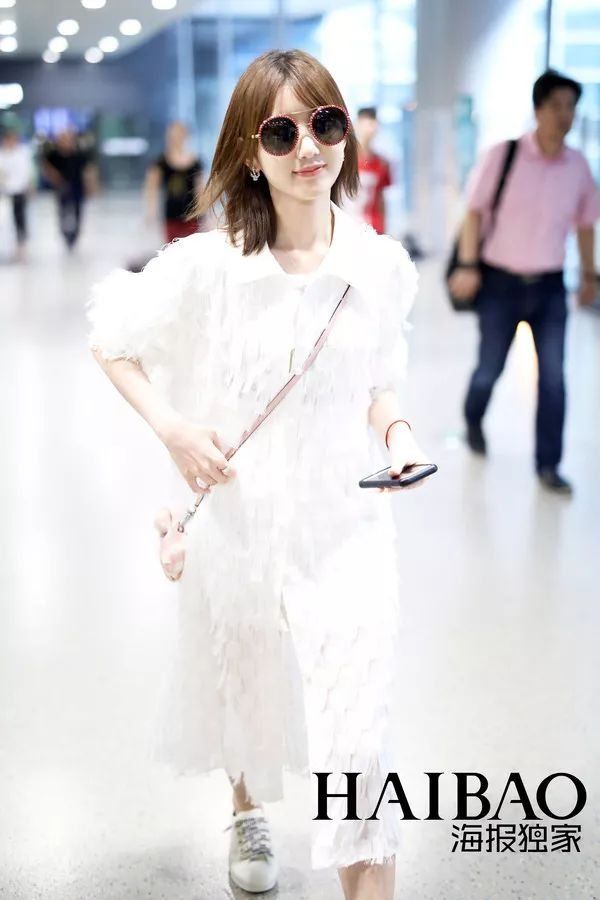 朱亚文女儿这么可爱!关晓彤鹿晗都见过家长了?【海报街拍】