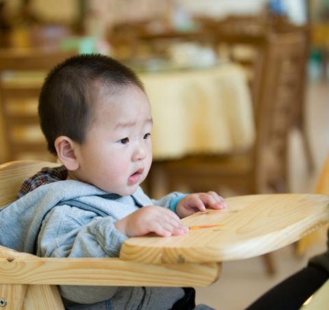  营养@宝宝入睡前，4样食物不要碰，容易伤脾、不长个，很多家长还在喂