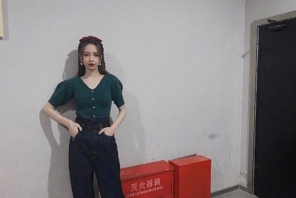 「 感觉就像」越看越认不出了，按baby整了沈梦辰晒美照五官精致如芭比娃娃