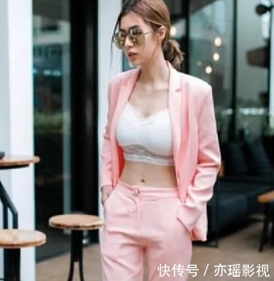 「美丽动人」妹子时尚美丽动人,漂亮前卫,靓丽光鲜不一般穿着!