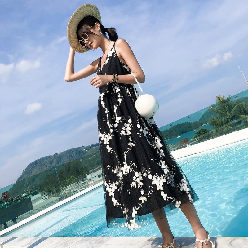 如此性感的沙滩裙是哪个“流氓”设计的?性感撩人，比热裤还火爆