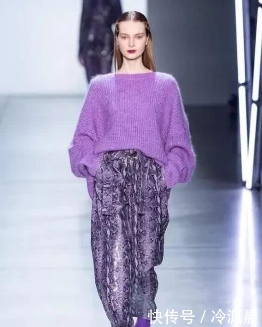 「神秘而」牛油果绿失宠了?今年流行“红提+蓝莓”,高端大气高級,还好显白