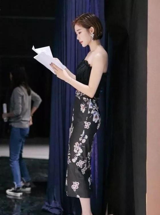 性格更@整容前后堪称“换头”,网友:我还以为换了性别,15年整容7次