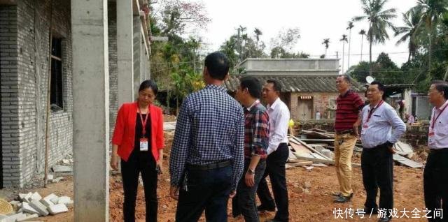 农村又出一怪像拆房建房村里不批这合规么，专家给出解释