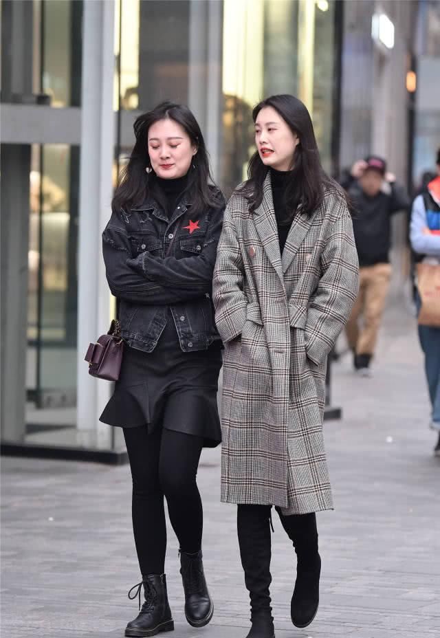 合适@大衣合适春天穿衣搭配,时尚潮流女孩穿大衣,展示出春天气息