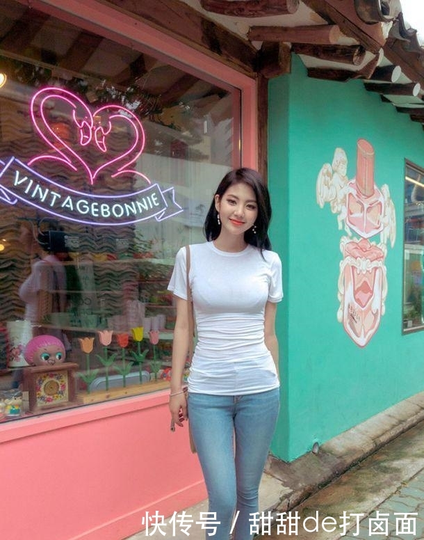 紧身裤:街拍美女, 穿搭紧身裤的妹子回头率高