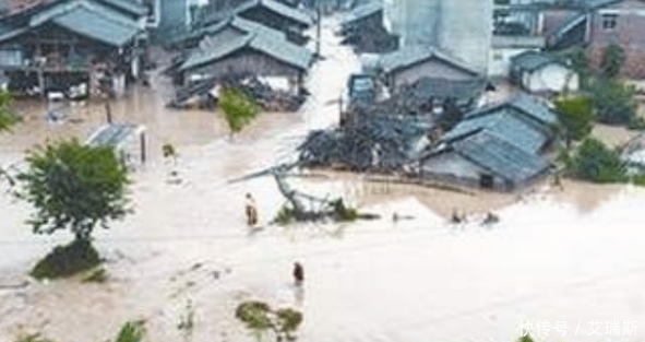 老照片:1998年特大洪水后的真实写照，告诉你当年何其凶险