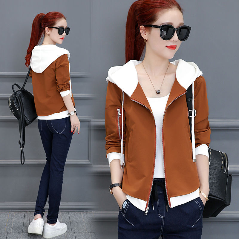 难怪呢，表妹把牛仔裤全丢了，出门穿这样的卫衣，太吸晴了