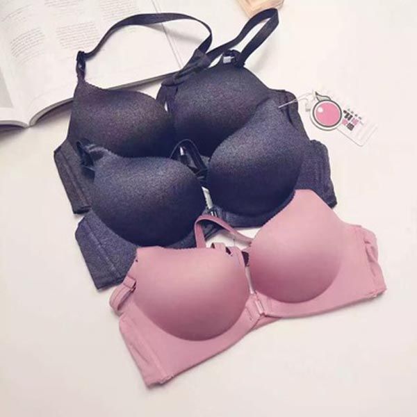 越来越多女人不买传统文胸了，都爱上了“前扣式”设计，不勒不热