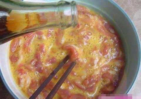  面粉■炸酥肉时，不要只会裹面粉！多加这1样，酥肉更香脆，还不回软