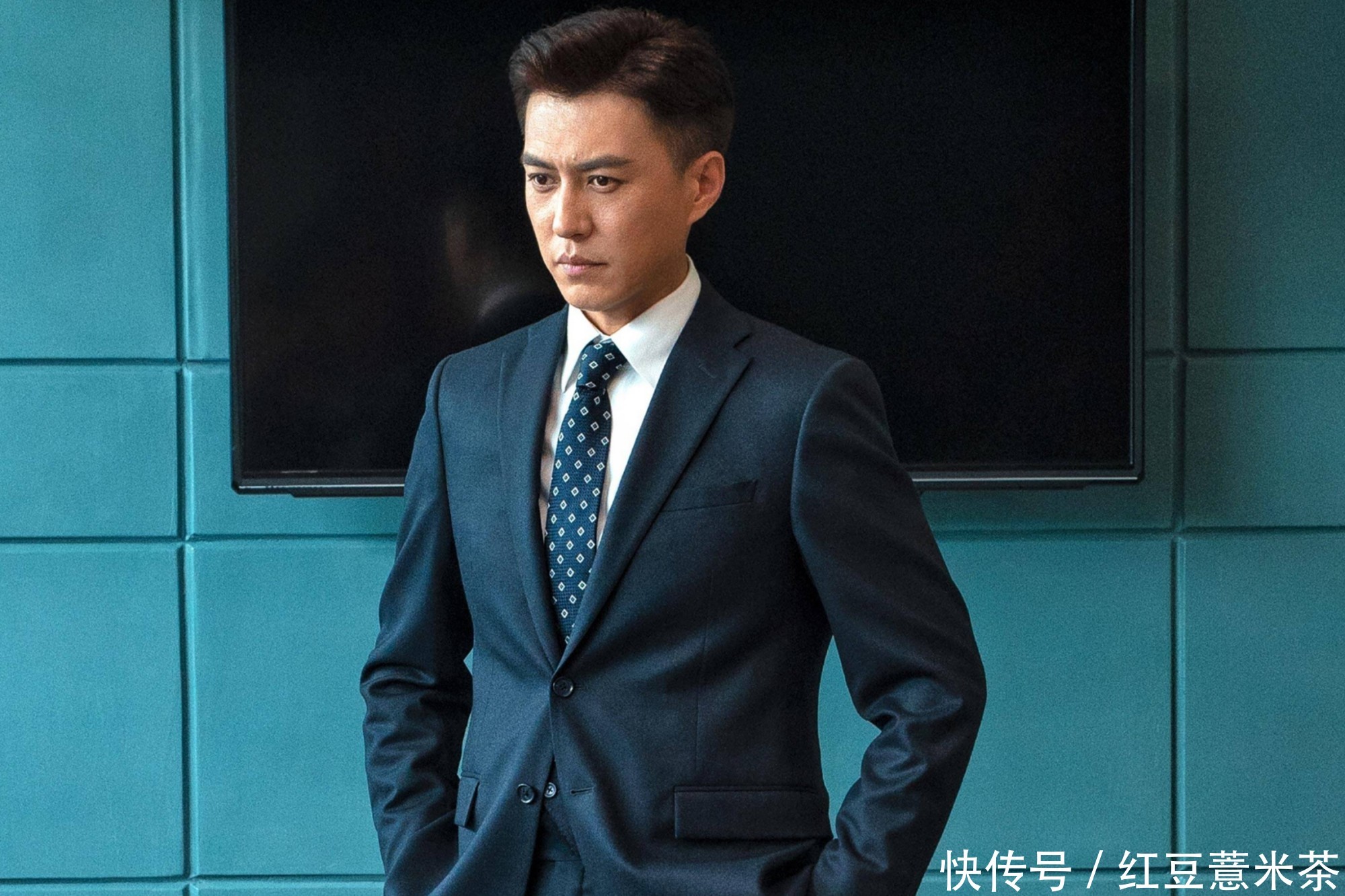 精英律师里面栗娜