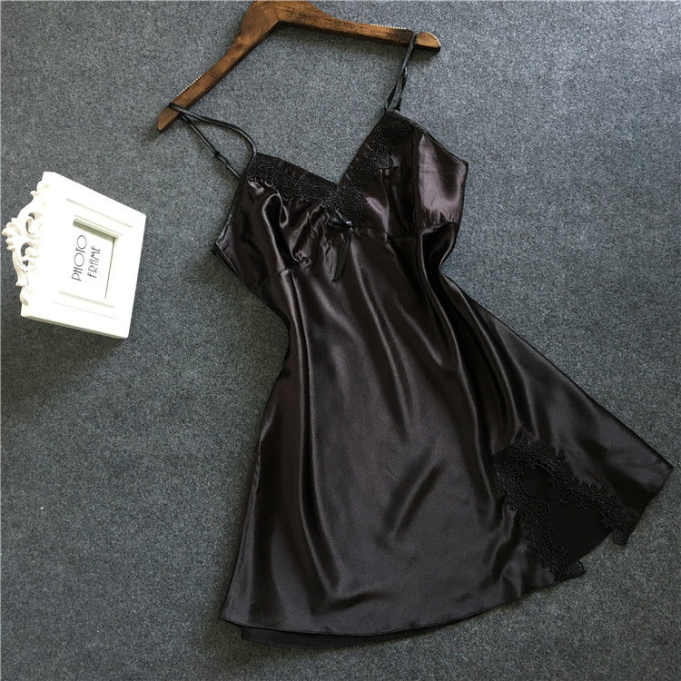 女人太丰满怎么了?睡衣穿在家一样能举手投足充满女神范，美腻了