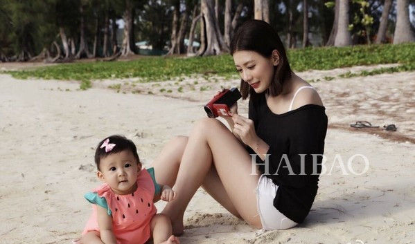 42岁贾静雯颜值有Bug了？原来这个地方有道纹真的会显老