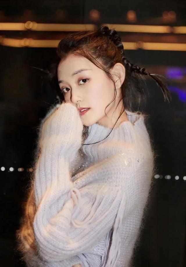 『依依』长开了的蒋依依惊艳到“抢”女主风头!19岁的她会是新一代“国民闺女”吗?