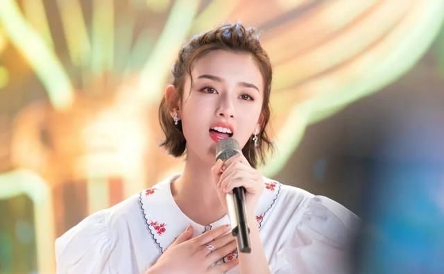 亲和力■美人计｜单选题：A珠圆玉润赵露思、B明艳锋芒宋祖儿