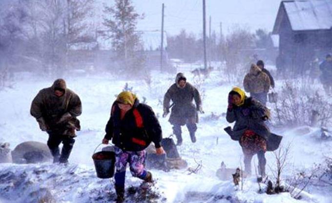 地球上最寒冷的地方泼水成冰年平均气温零下55度