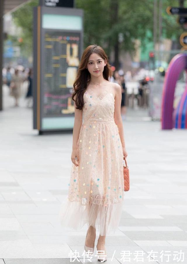  #得不到#街拍穿搭得不到安全感，所以我把自由还给你