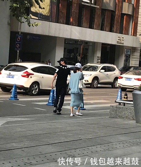 ?赵丽颖恋情终于被实锤,众网友表示欢庆,冯绍峰这下真是赚到了