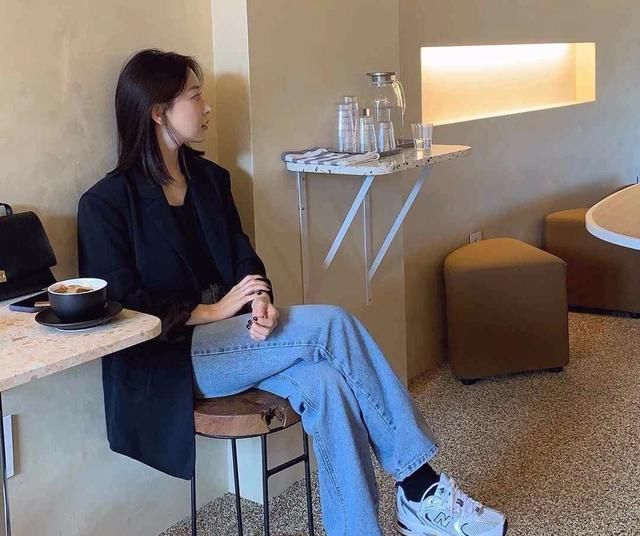  感觉■春分已经到了,少穿裤装!今春流行的是“旗袍”,时髦显瘦又洋气