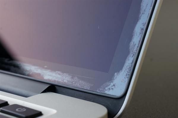 『免费』苹果承认MacBook Air屏幕“有问题”,但是可以免费维修