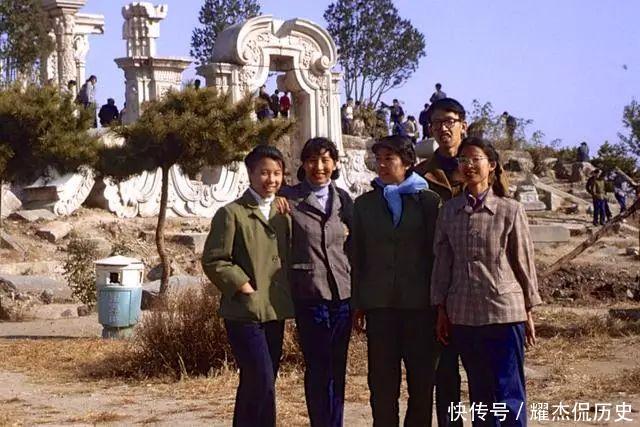 80年代的帅哥美女，让人想不到的样子