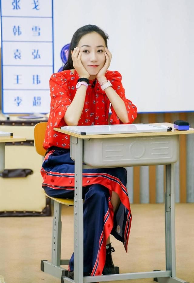 高圆圆优雅，迪丽热巴甜炸，杨幂搭配功力真的退步了？