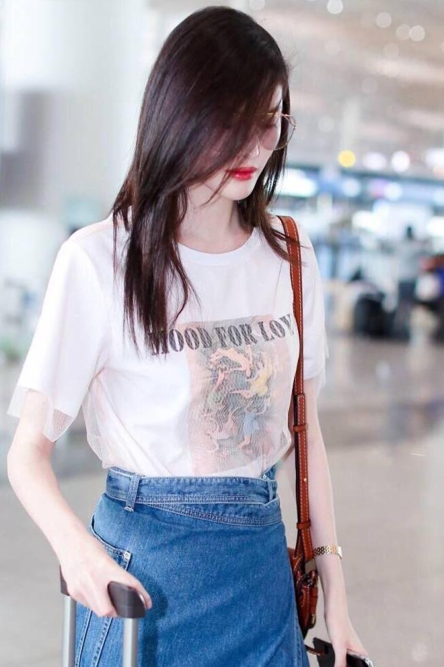 何穗把148元的某宝同款穿出14800元的大牌范, 网友: 不愧是超模!