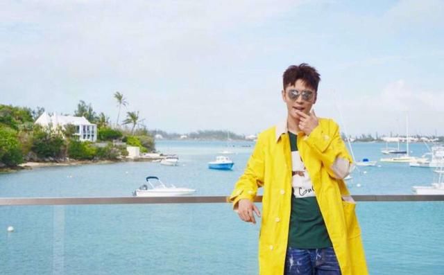 流行色之黄色，张丹峰还有这一面，看起来真真叫帅