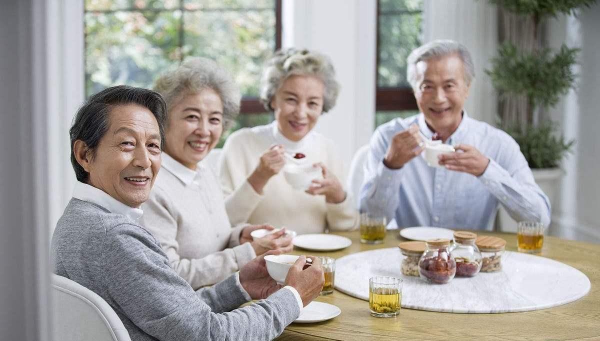 『时间』40岁之后,三件事要“慢”下来,长寿才会和你有缘