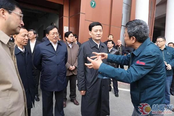 国资委主任、党委肖亚庆到中国重汽调研