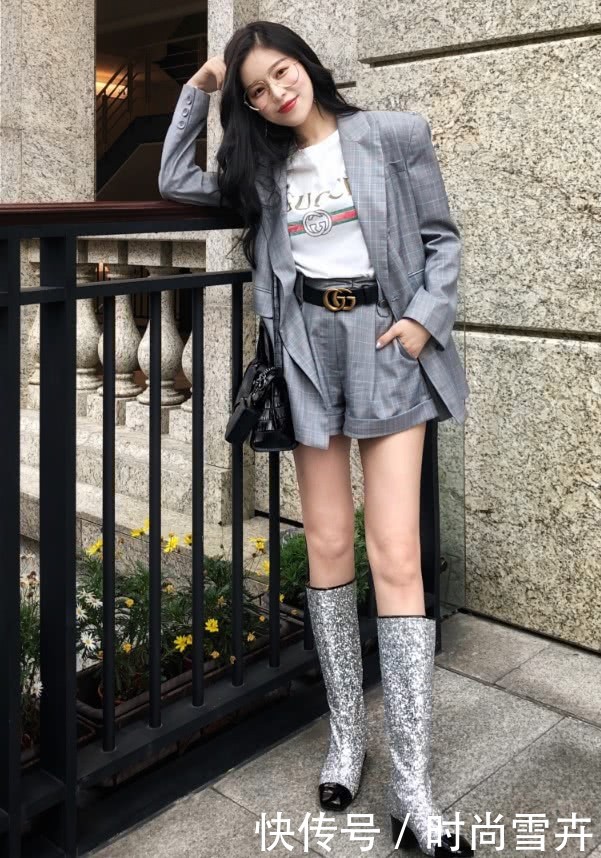 温心真是潮，一不小心把裤袋露出来了，又是一个露腿的“腿精”！