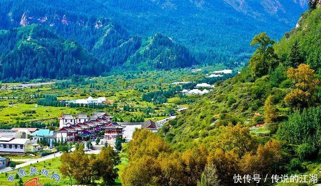 张掖：祁连山秋色如画 游客流连忘返