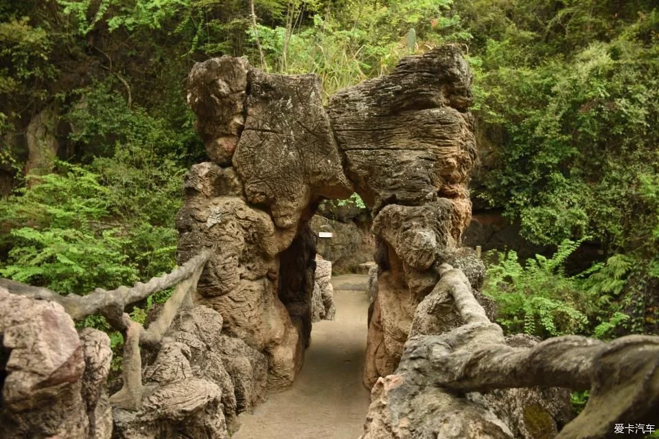 一个最适合自驾的仙境——集山水俊秀与磅礴于一身的黄果树大瀑布一个最适合自驾的仙境——集山水俊秀与磅礴于一身的黄果树大瀑布