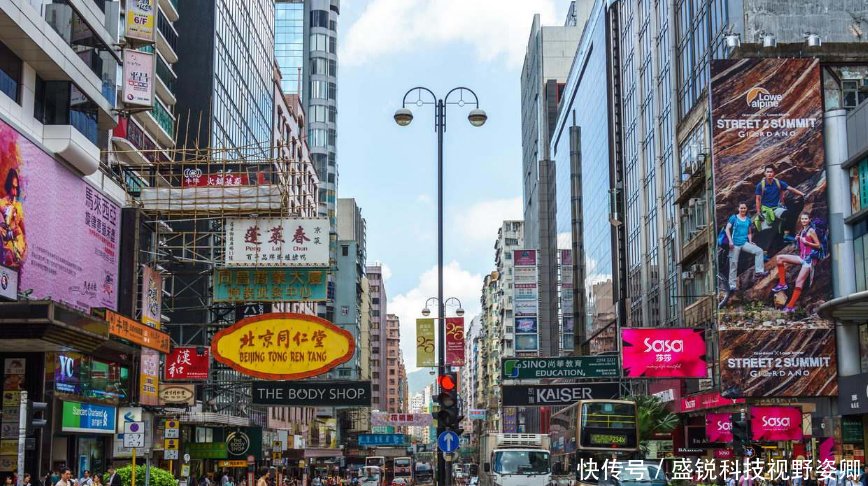 香港被誉为东方之珠，可是不少中国大妈到了之后却直言很破！