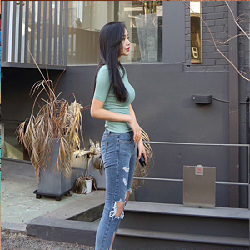 大胸不用愁，洋气的紧身打底衫，瞬间让你凹凸有形，真是一饱眼福